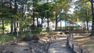 萩中公園　遊歩道です。お散歩コース。