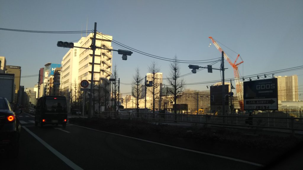 第一京浜から見た建設中の高輪ゲートウェイ駅です。
