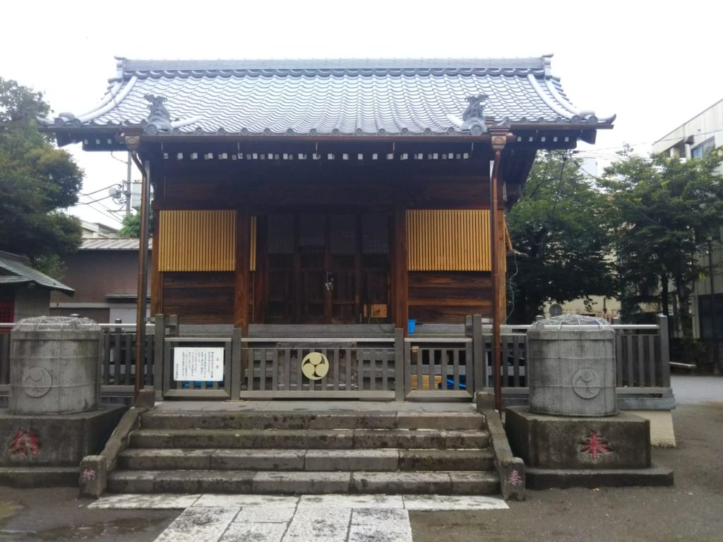 補修工事の終わった浜竹神社です。