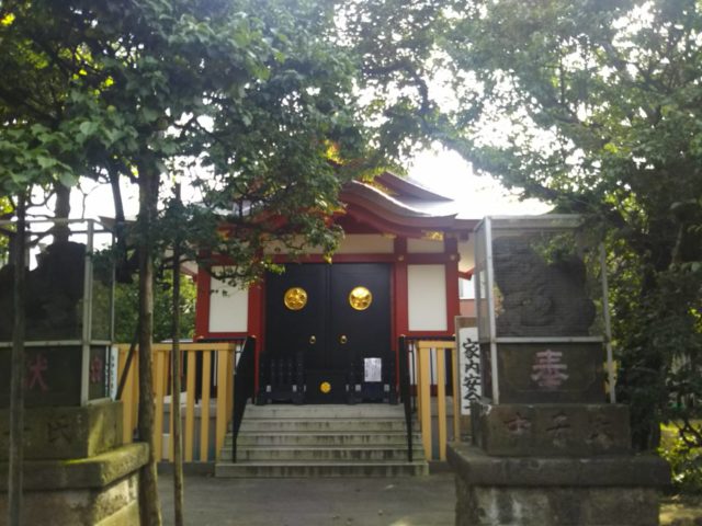 大田区呑川沿いの北野神社です。