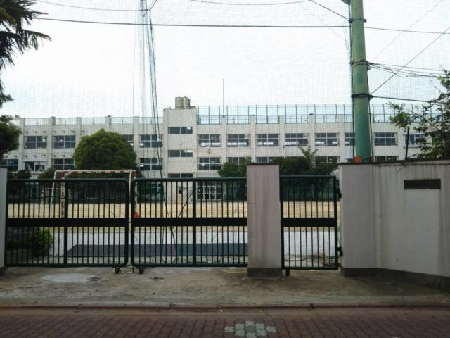 大田区立糀谷小学校の正門です。
