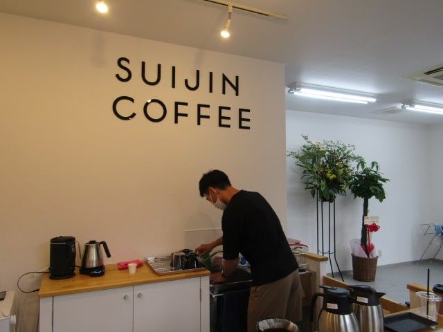SUIJIN COFFEEの店内です。
