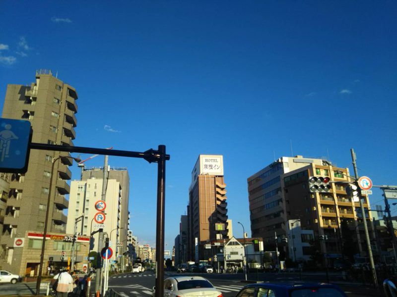 京急空港線の大鳥居駅前の交差点です。