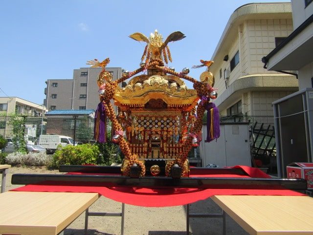 浜竹神社の子供神輿です。
