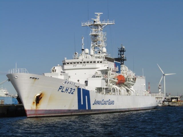 横浜港の海上保安庁の船です。