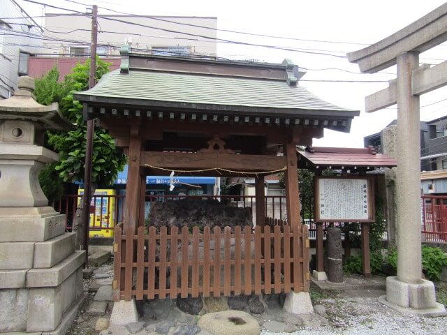大森東の三輪厳島神社の手水舎です。