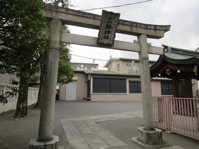 大田区大森中の三輪神社の鳥居です。