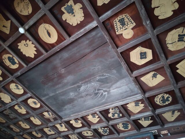 海雲寺のお堂の天井です。