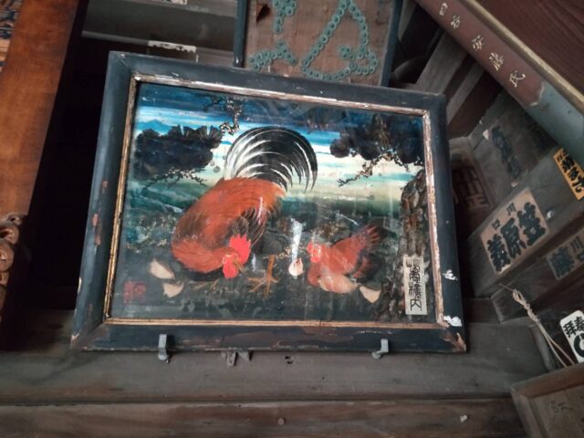 海雲寺のお堂の中のガラス絵です。