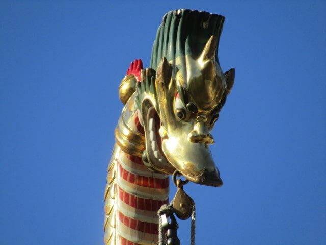 成田山新勝寺のお正月の飾りです。