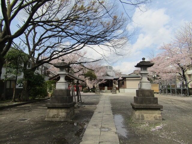 萩中神社です。