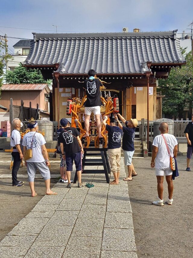 令和４年浜竹天祖神社の神輿披露準備のようす。