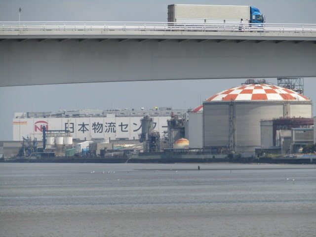 多摩川河口の川崎の工業地帯