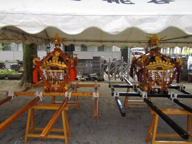 浜竹神社の子供神輿二基