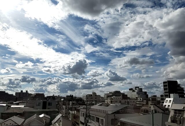 京浜急行の車窓からの雲
