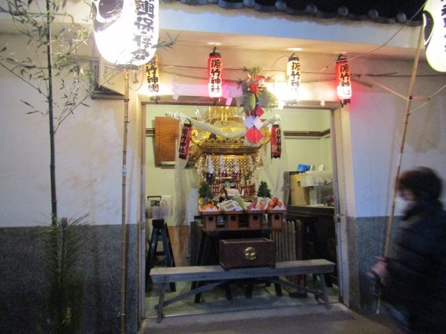 浜竹天祖神社の元日の神輿蔵